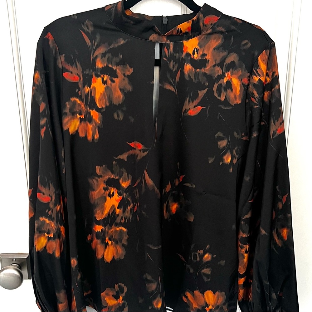 GORGEOUS BANANA REPUBLIC BLOUSE NWT